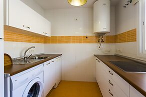 Two rooms Calm and sunny