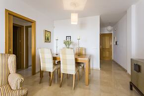 Two rooms Calm and sunny