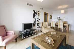 Two rooms Calm and sunny