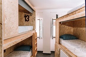 Deck Lodge - Hostel
