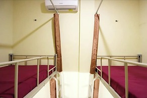 Pondok Backpacker City Square