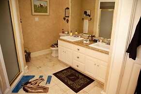 Lillian Farms Bed & Breakfast