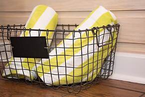 6West Beach Cottages