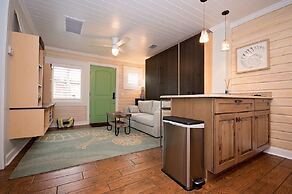 6West Beach Cottages