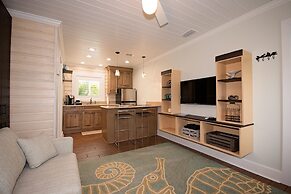 6West Beach Cottages