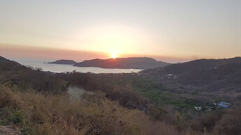 Casa Arcoiris Zihuatanejo