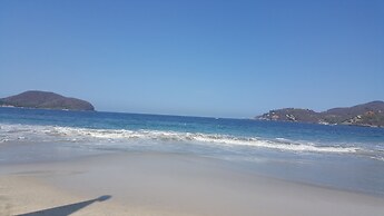 Casa Arcoiris Zihuatanejo