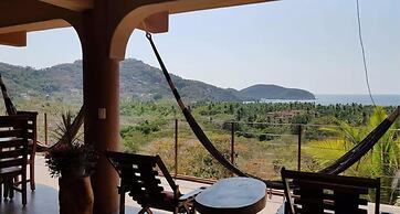 Casa Arcoiris Zihuatanejo