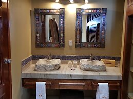 Casa Arcoiris Zihuatanejo