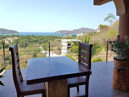 Casa Arcoiris Zihuatanejo