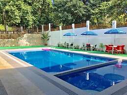 Charms Hotel