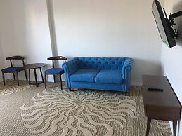 Thu Trang Beachfront Hotel