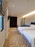 Thu Trang Beachfront Hotel