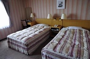 Hotel Halftime