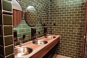 Durty Nelly's - Hostel