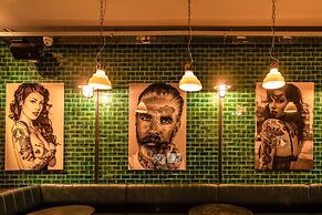 Durty Nelly's - Hostel