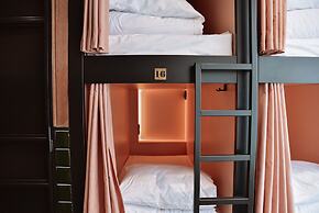 Durty Nelly's - Hostel
