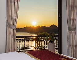 Quang Tung Cat Ba Hotel