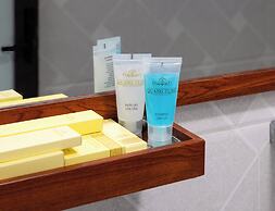 Quang Tung Cat Ba Hotel