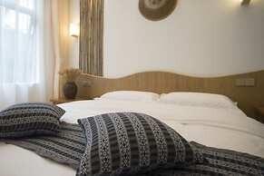 Jiesu Renwen Guest House