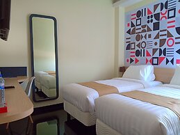 Front One Inn Kediri