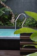 Front One Inn Kediri