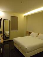 Front One Inn Kediri