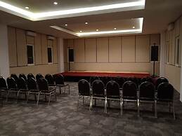 Front One Inn Kediri