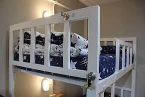 Enjoy House - Hostel