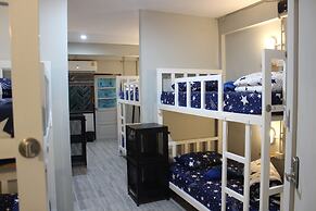 Enjoy House - Hostel