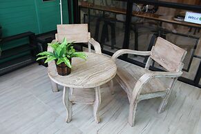 Enjoy House - Hostel