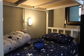 Enjoy House - Hostel