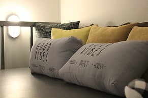 Enjoy House - Hostel