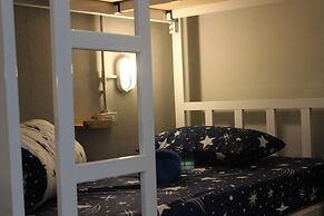 Enjoy House - Hostel