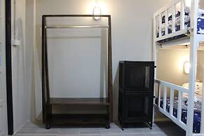 Enjoy House - Hostel