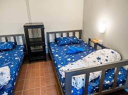 Enjoy House - Hostel