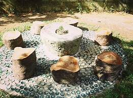 Green Door Ban Gioc - Hostel