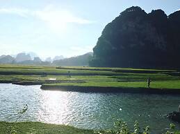 Green Door Ban Gioc - Hostel