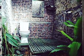 Green Door Ban Gioc - Hostel