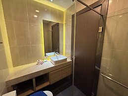 The Point Pratumnak by PSR ASIA