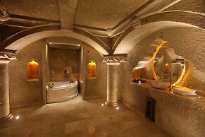 Abu Hayat Cave Suites