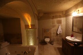 Abu Hayat Cave Suites