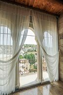 Abu Hayat Cave Suites