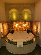 Abu Hayat Cave Suites