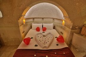 Abu Hayat Cave Suites