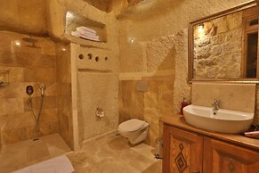 Abu Hayat Cave Suites