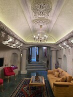 Abu Hayat Cave Suites