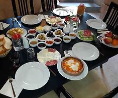 Abu Hayat Cave Suites