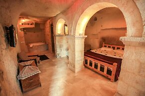 Abu Hayat Cave Suites