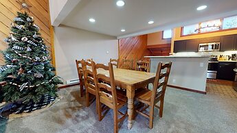 Snowcreek III 415 Gorgeous Mountain Views, Remodeled with Washer Dryer